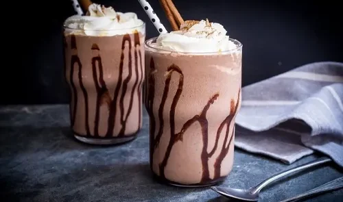 طرز تهیه شیک شکلاتی