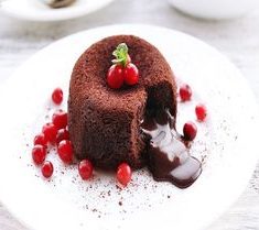 طرز تهیه کاپ کیک شکلاتی مغزدار