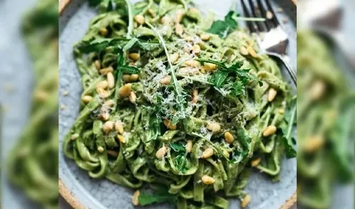 طرز تهیه پاستا پستو با سس پستو