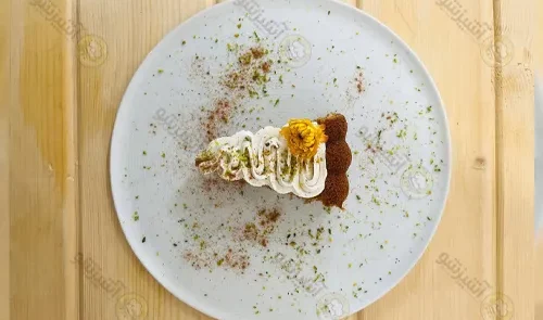 طرز تهیه کیک هویج با گردو و دارچین و یا ساده به روش کافی شاپی!