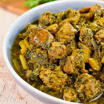 خورشت کرفس در ظرف سرو