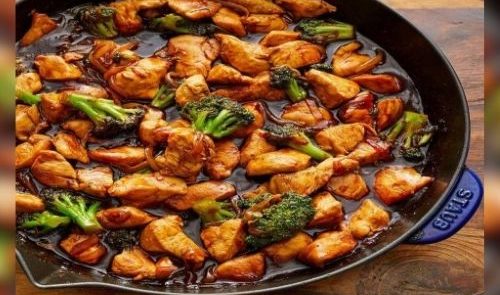 طرز تهیه خورش کلم بروکلی با مرغ + وجترین (با قارچ)