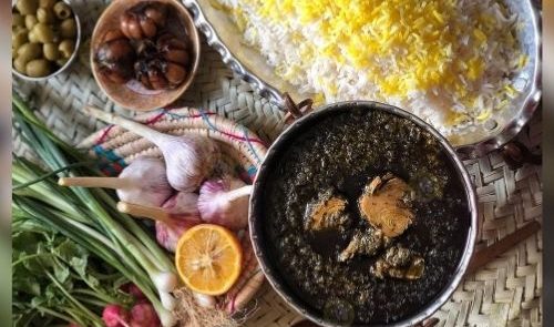طرز تهیه قلیه ماهی با تن ماهی، خوشمزه و مجلسی