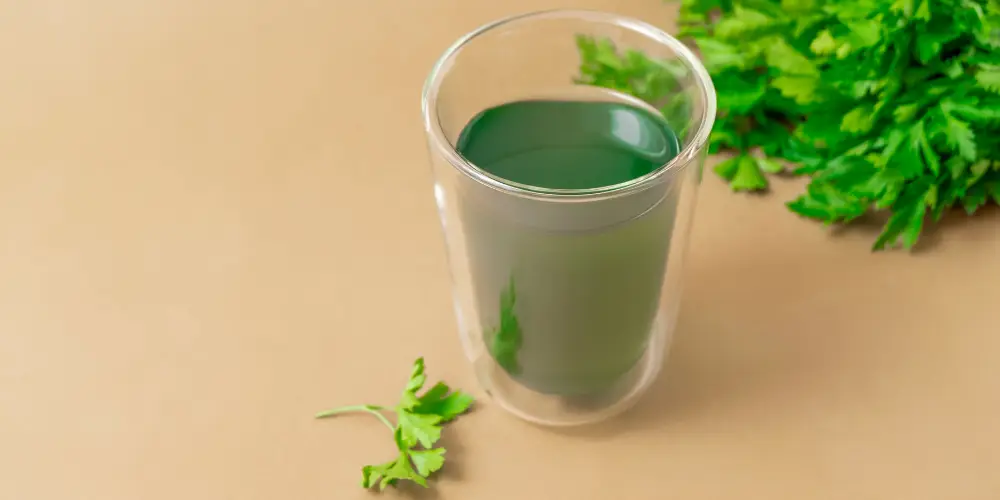 طرز تهیه کلروفیل خانگی برای پوست
