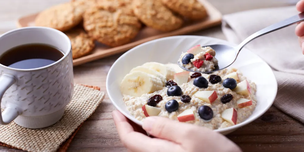 اوتمیل با سیب و دارچین