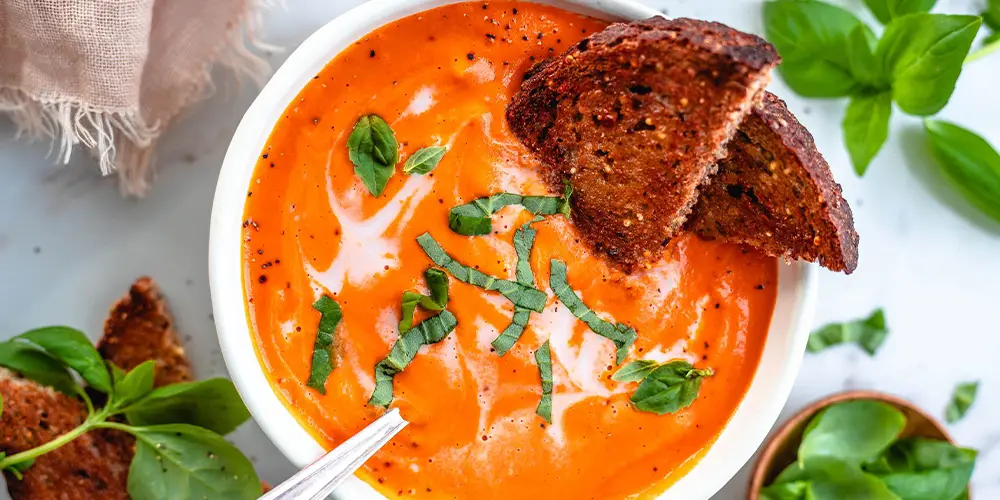 سوپ گوجه و ریحان