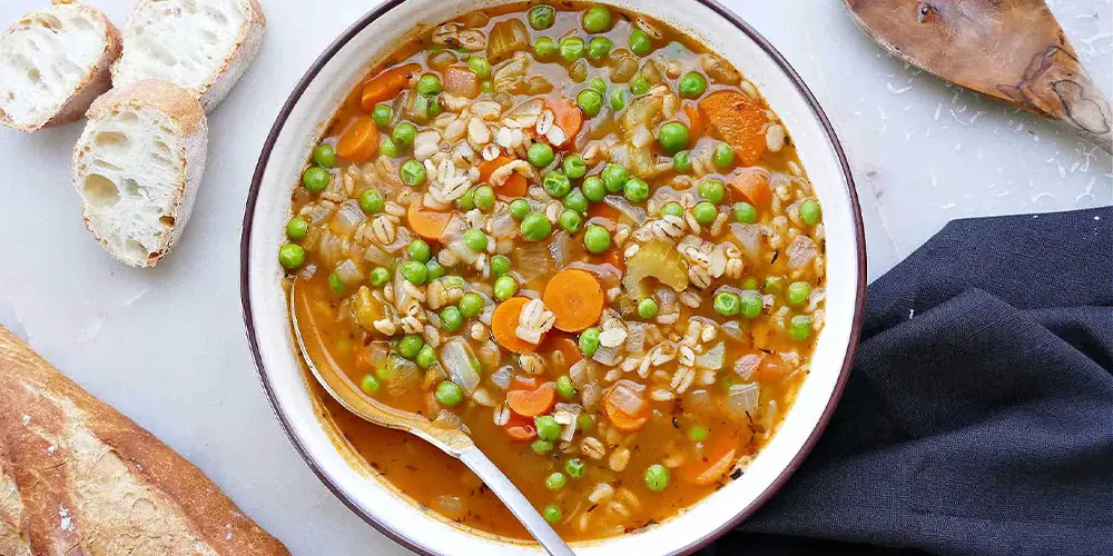 سوپ جو با طعمی کرمی و ملایم