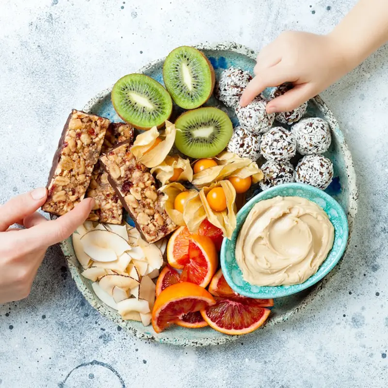 آَشنایی با 15 تا از بهترین میان وعده های رژیمی!