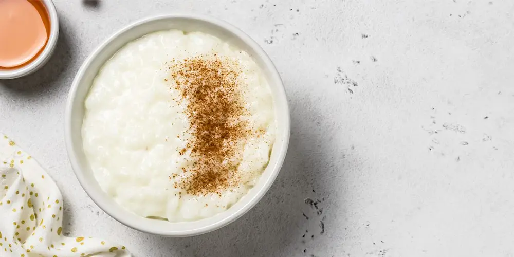 دسر شیربرنج با شیر کم‌چرب و استویا