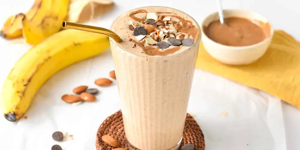 اسموتی موز و شیر بادام