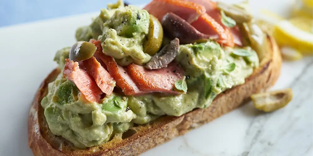 تست آووکادو (آووکادو با نان سبوس‌دار)