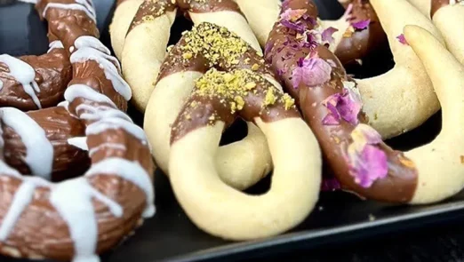 ۰ تا ۱۰۰ طرز تهیه شیرینی نعلی (اشکی) + همه روش‌ها و نکات مهم
