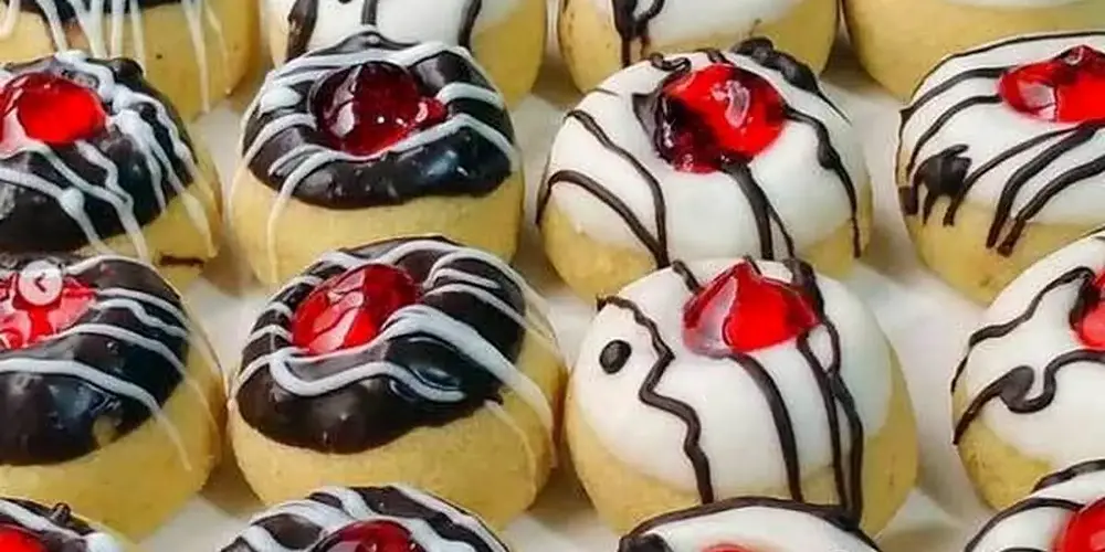 شیرینی دادلی با روکش شکلات سفید و سیاه