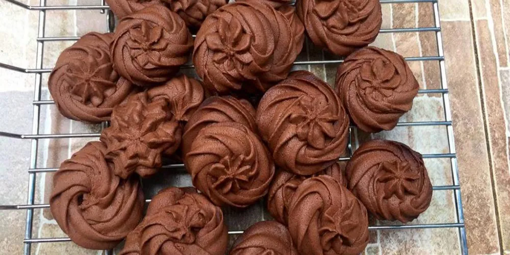طرز تهیه شیرینی عید خانگی کاکائویی