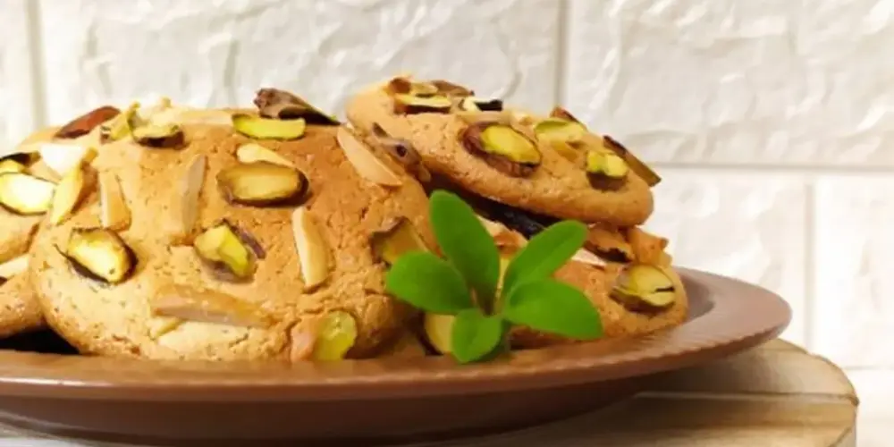  قرابیه بادام تبریزی از انواع شیرینی عید نوروز 