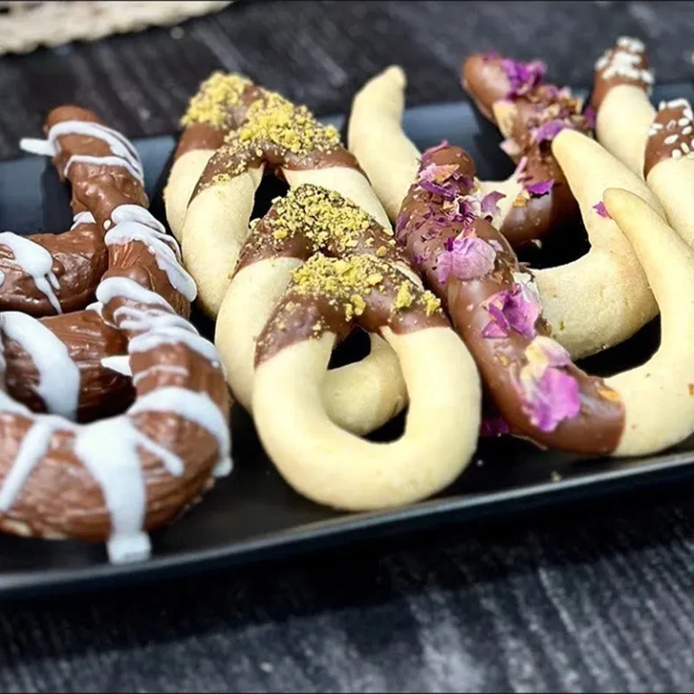 ۰ تا ۱۰۰ طرز تهیه شیرینی نعلی (اشکی) + همه روش‌ها و نکات مهم